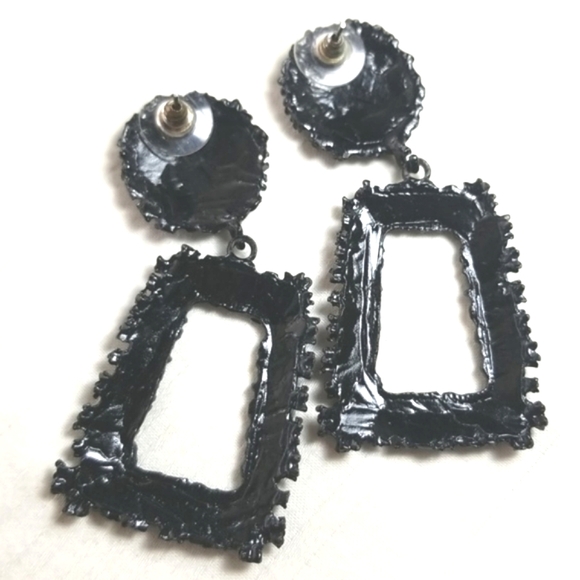 Black Metal Dangly Earrings - Picture 4 of 4